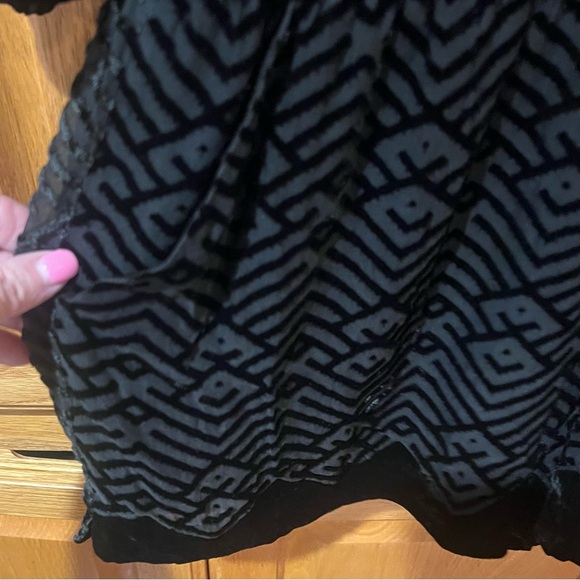 Twelfth Street by Cynthia Vincent Geometric Black Silk Velvet Romper Size Large - Picture 5 of 9